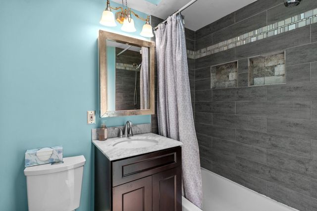 3670 SUSSEX LN, Philadelphia, PA 19114