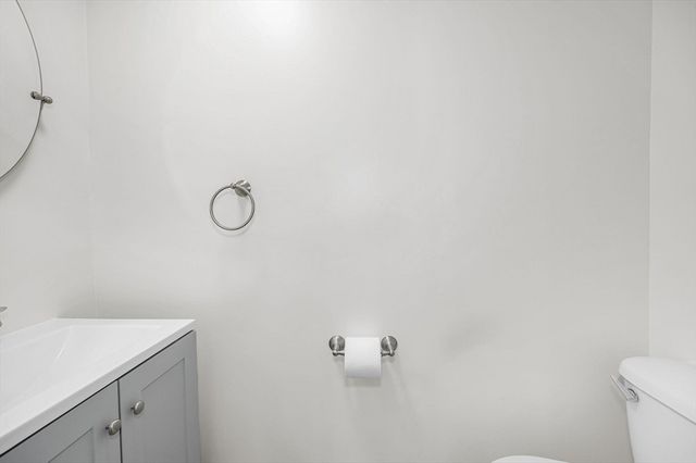 71 Kennedy Dr 71, Chelmsford, MA 01863