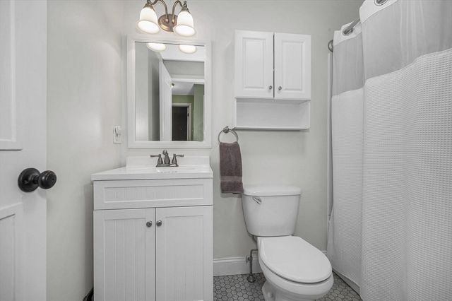 71 Kennedy Dr 71, Chelmsford, MA 01863