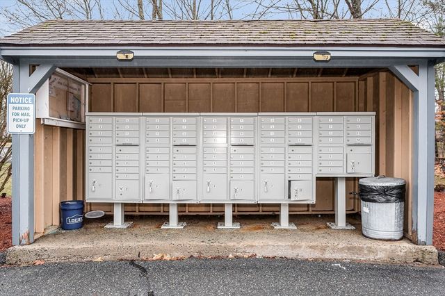 71 Kennedy Dr 71, Chelmsford, MA 01863