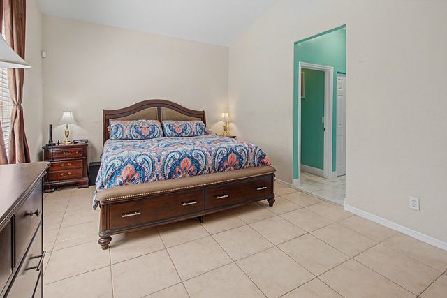 1755 NW 77th Avenue, Pembroke Pines, FL 33024