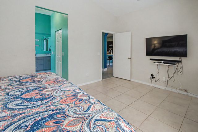 1755 NW 77th Avenue, Pembroke Pines, FL 33024
