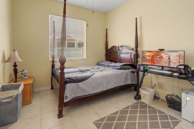 1755 NW 77th Avenue, Pembroke Pines, FL 33024