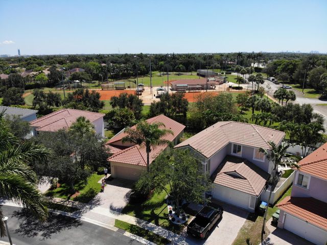 1755 NW 77th Avenue, Pembroke Pines, FL 33024