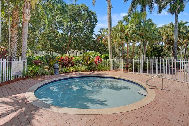 1755 NW 77th Avenue, Pembroke Pines, FL 33024
