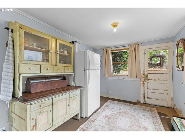 814 6TH St, Oregon City, OR 97045