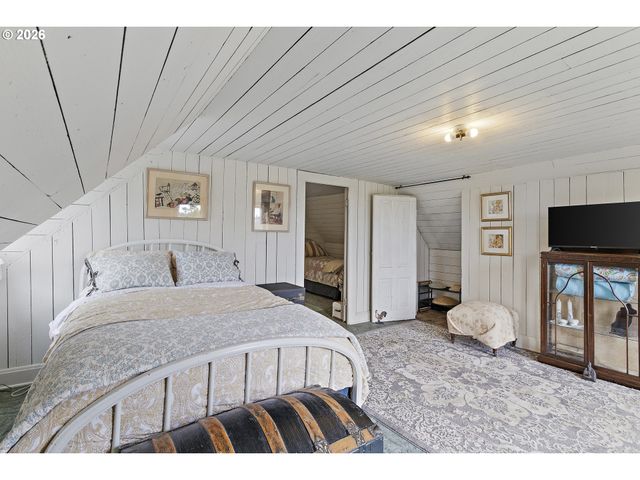 814 6TH St, Oregon City, OR 97045