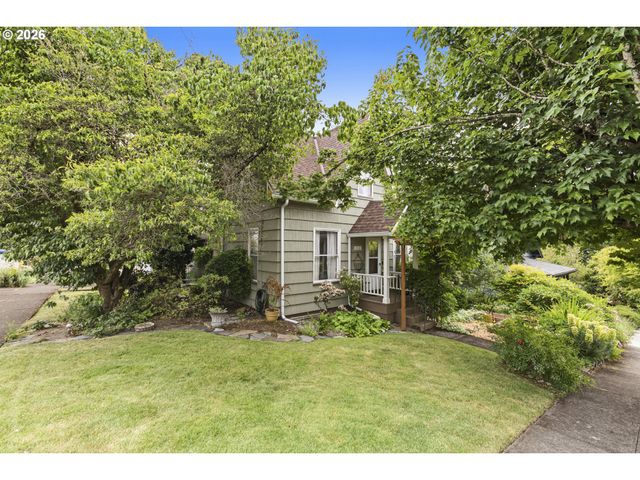 814 6TH St, Oregon City, OR 97045