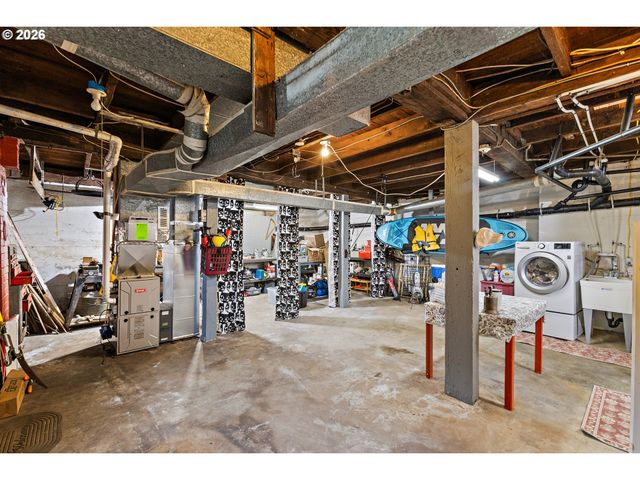 814 6TH St, Oregon City, OR 97045