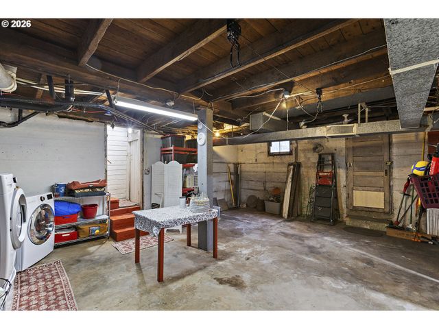 814 6TH St, Oregon City, OR 97045