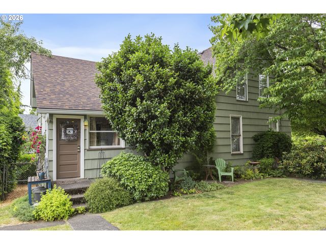 814 6TH St, Oregon City, OR 97045