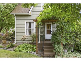 814 6TH St, Oregon City, OR 97045