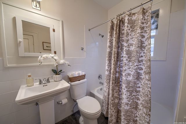 1111 Waverly, San Antonio, TX 78201