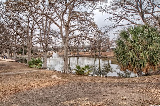 1111 Waverly, San Antonio, TX 78201