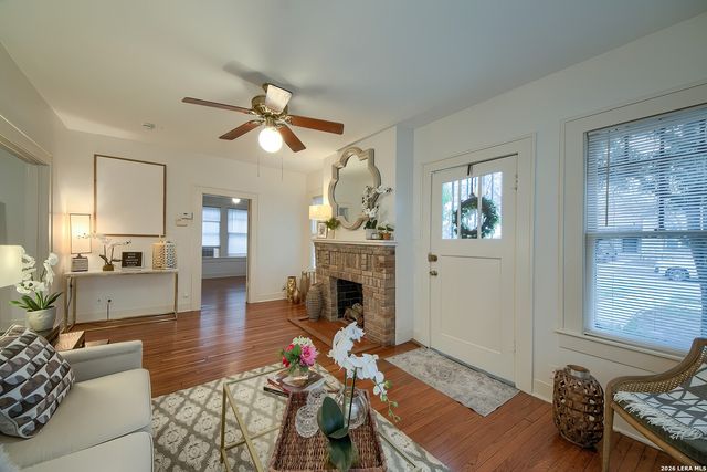 1111 Waverly, San Antonio, TX 78201