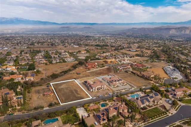 1127 Casper, Corona, CA 92881