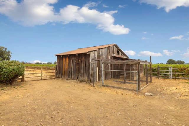 23418 N Mackville Rd, Clements, CA 95227