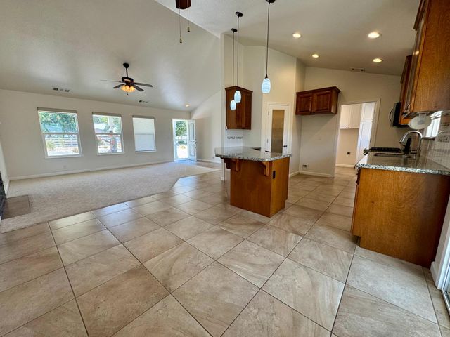 23418 N Mackville Rd, Clements, CA 95227