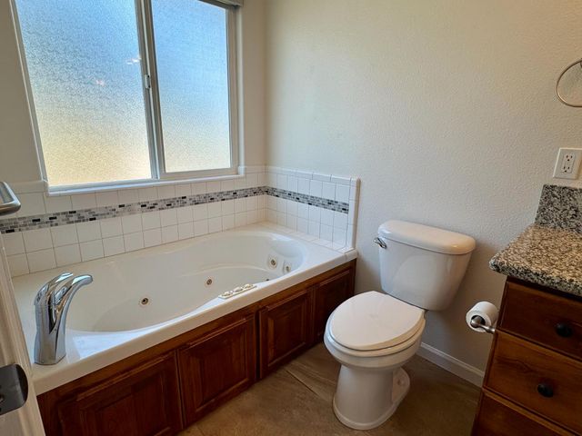 23418 N Mackville Rd, Clements, CA 95227