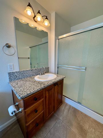 23418 N Mackville Rd, Clements, CA 95227