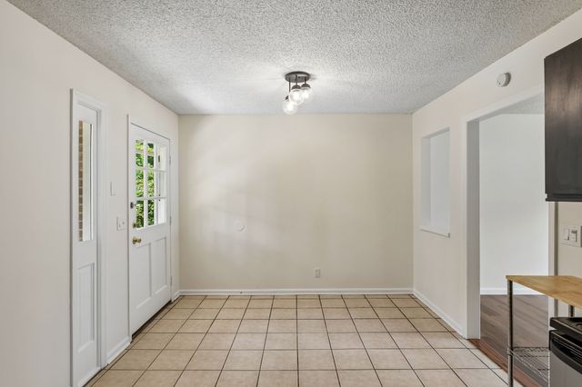 4337 Central Valley Dr, Hermitage, TN 37076