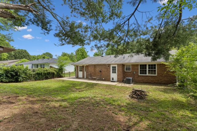 4337 Central Valley Dr, Hermitage, TN 37076