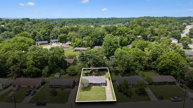 4337 Central Valley Dr, Hermitage, TN 37076