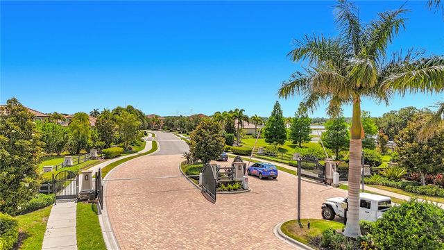 5518 FOXFIRE RUN, Bradenton, FL 34211