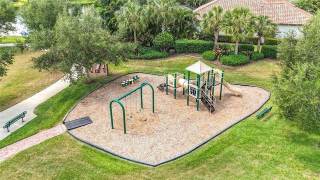 5518 FOXFIRE RUN, Bradenton, FL 34211
