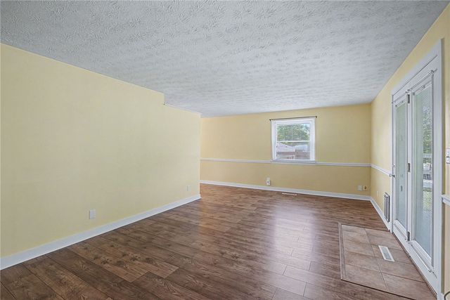 185 Broadripple Road, Centerville, OH 45458