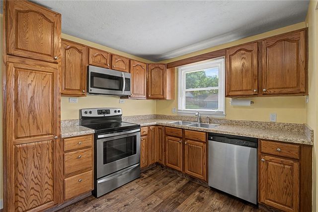 185 Broadripple Road, Centerville, OH 45458