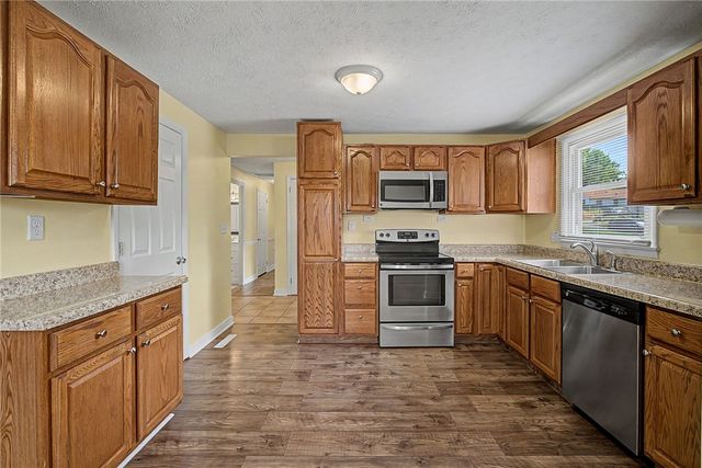 185 Broadripple Road, Centerville, OH 45458