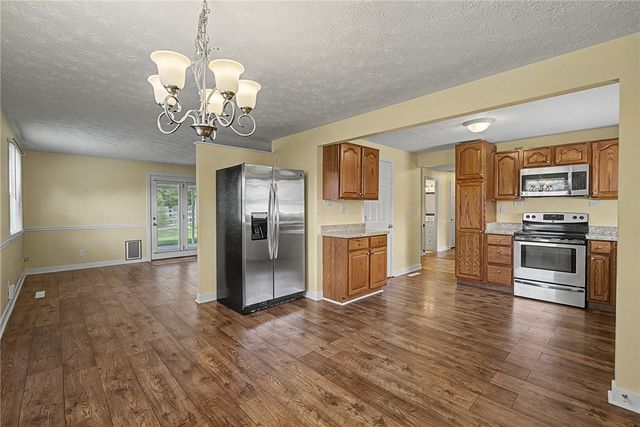 185 Broadripple Road, Centerville, OH 45458