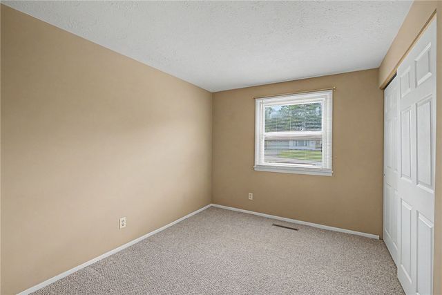 185 Broadripple Road, Centerville, OH 45458