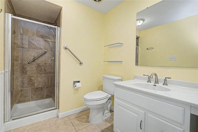 185 Broadripple Road, Centerville, OH 45458