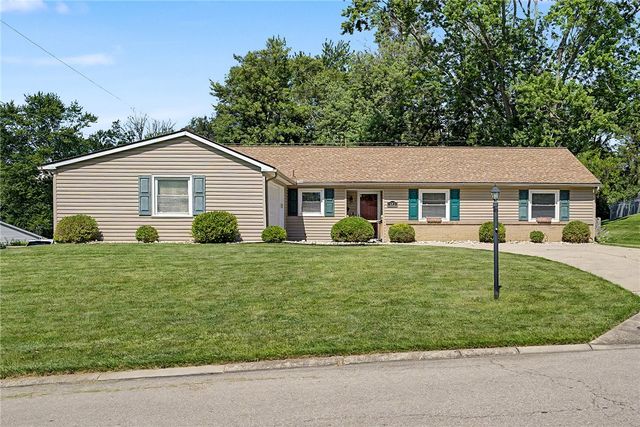 185 Broadripple Road, Centerville, OH 45458
