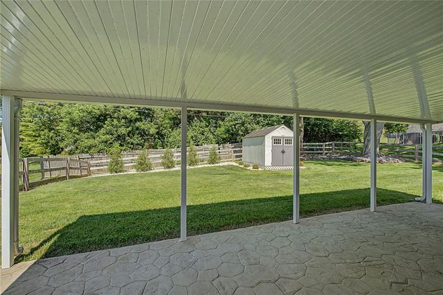 185 Broadripple Road, Centerville, OH 45458