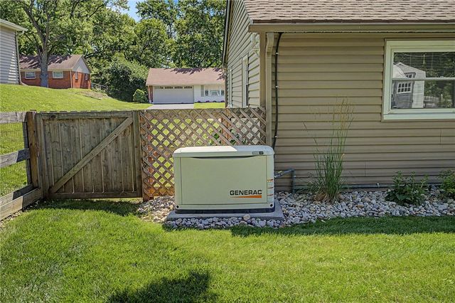 185 Broadripple Road, Centerville, OH 45458