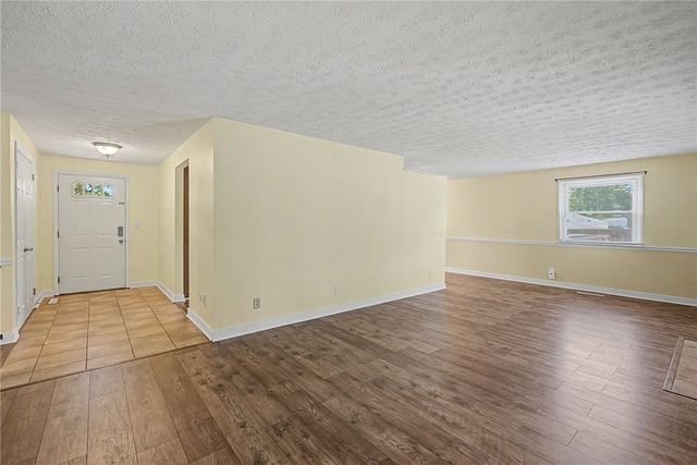 185 Broadripple Road, Centerville, OH 45458
