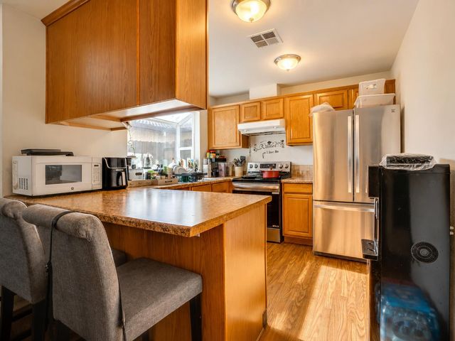 8888 Fox Creek Dr, Stockton, CA 95210