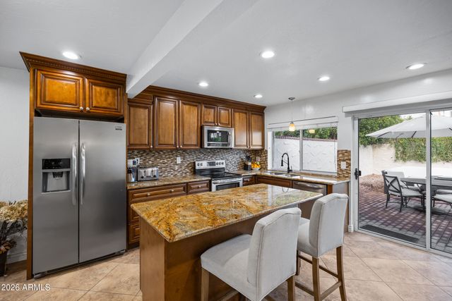 7118 E BUENA TERRA Way, Paradise Valley, AZ 85253