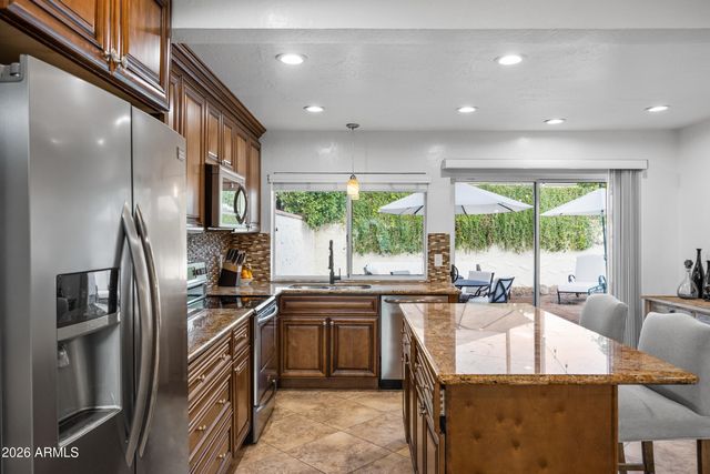 7118 E BUENA TERRA Way, Paradise Valley, AZ 85253