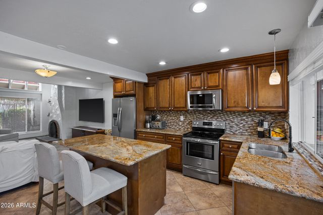 7118 E BUENA TERRA Way, Paradise Valley, AZ 85253