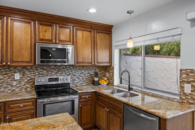 7118 E BUENA TERRA Way, Paradise Valley, AZ 85253