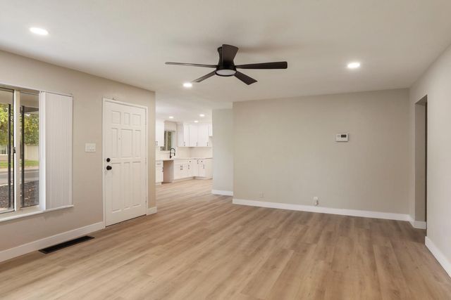 648 Daisy Ave, Lodi, CA 95240