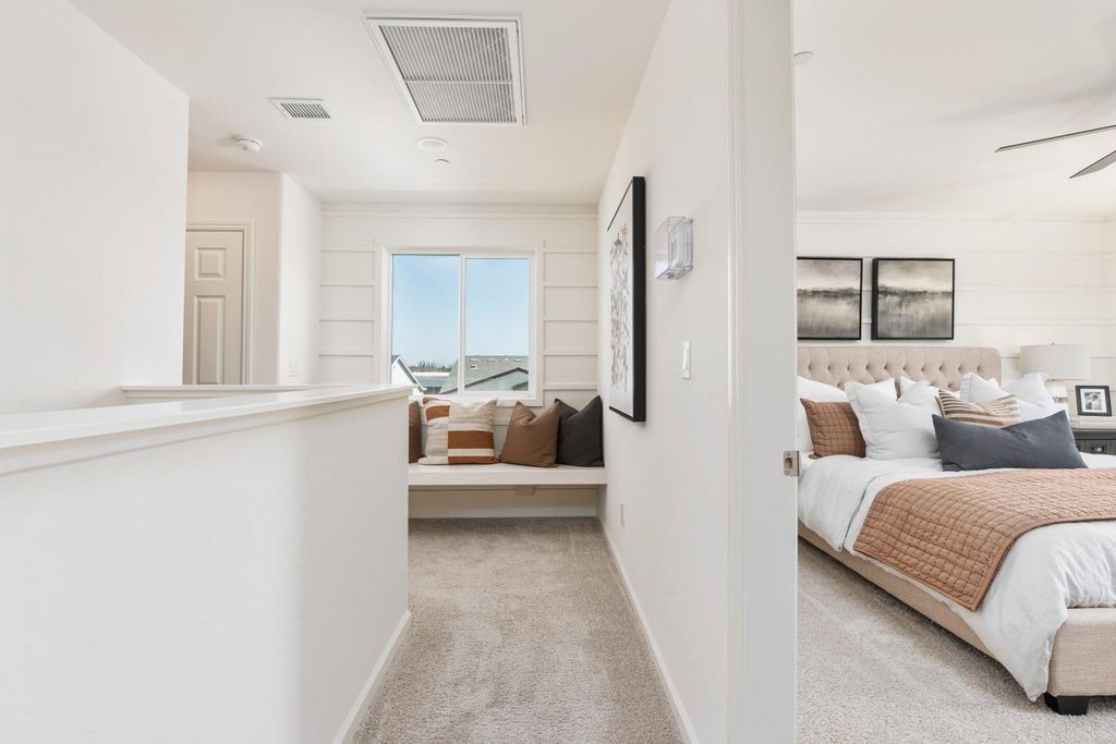 Image 27 of property listing at 6592 E Clingstone Drive, Fresno, CA 93727