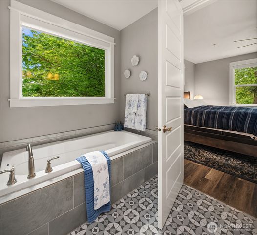 13041 56th Avenue S, Tukwila, WA 98178