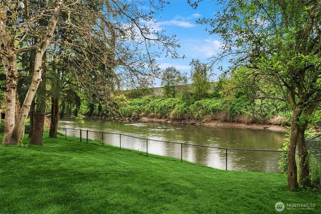 13041 56th Avenue S, Tukwila, WA 98178