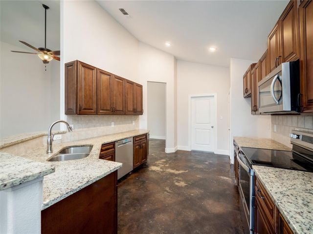 93 Primrose LN, Marble Falls, TX 78654