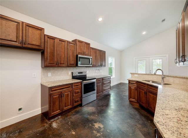 93 Primrose LN, Marble Falls, TX 78654